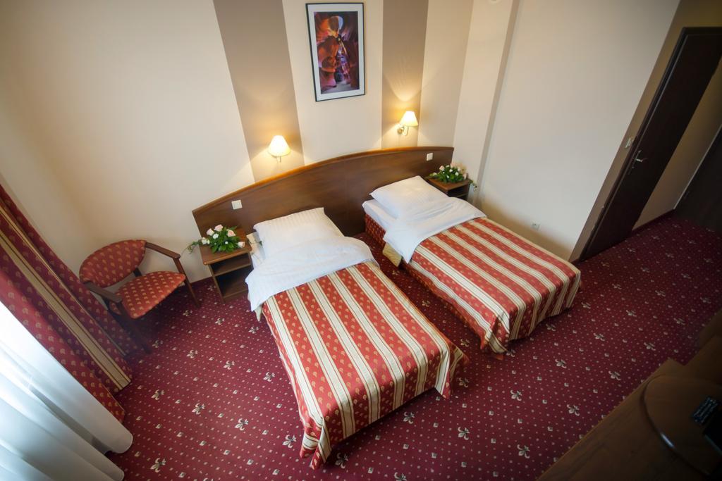 Hotel Novum & Spa Niepolomice Exterior photo